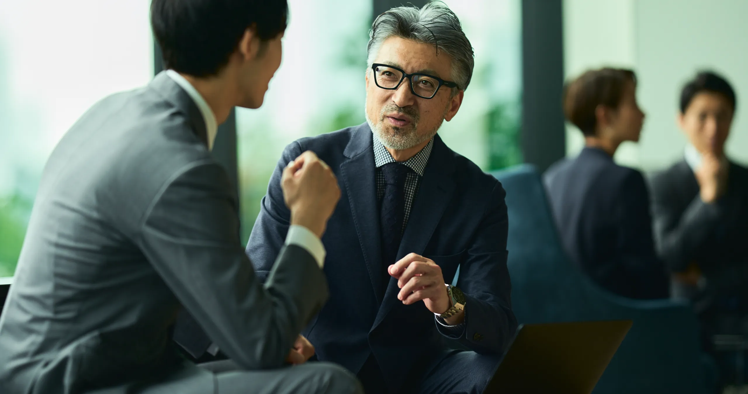 男も憧れる!カッコいい男性 さぁ始めよう!EKOGスキンケア